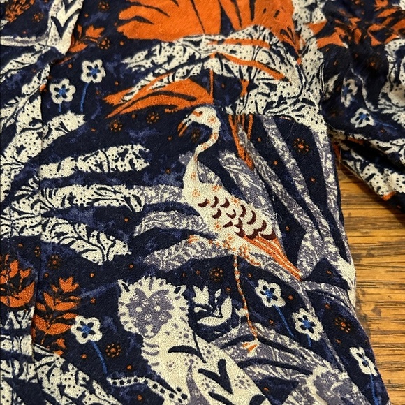 Maeve by Anthropologie Shirt Women’s XS Navy and Orange Animal Print Flowy - Picture 4 of 9
